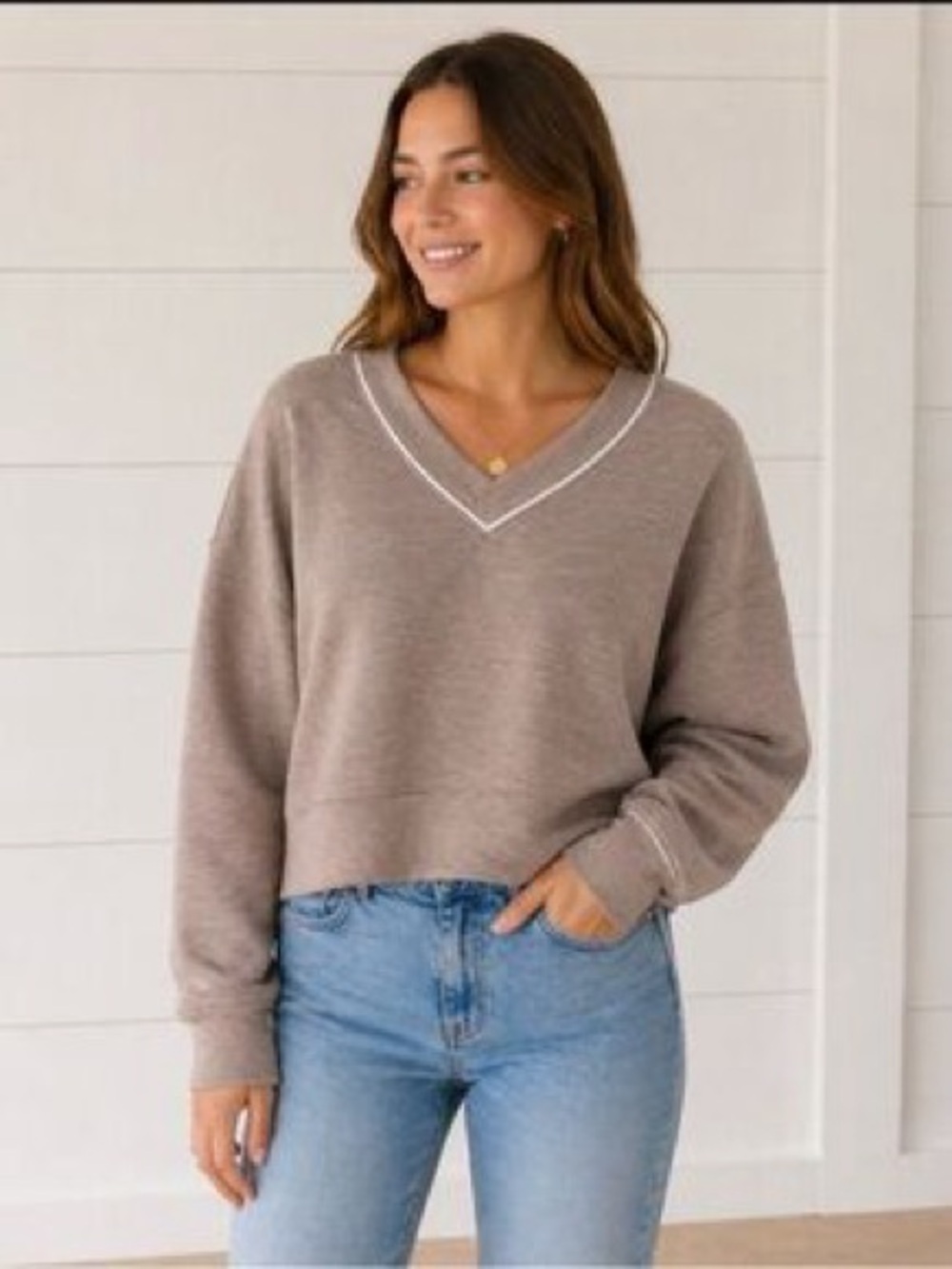 Abercrombie & Fitch YPB Neoknit V-Neck Contrast Trim Pullover Sweatshirt